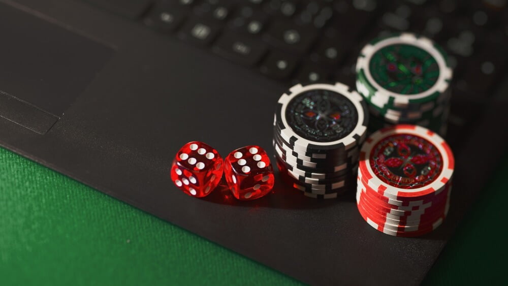 オンラインカジノの人気のヒミツ！プレイヤーを魅了する5つの理由