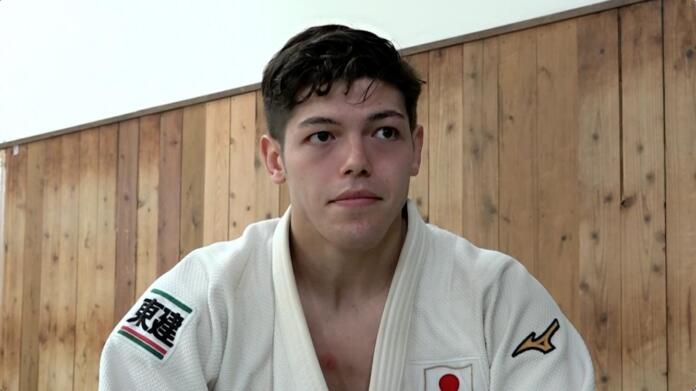 村尾三四郎の父親と母親の国籍は？どこのハーフ？生い立ちを調査